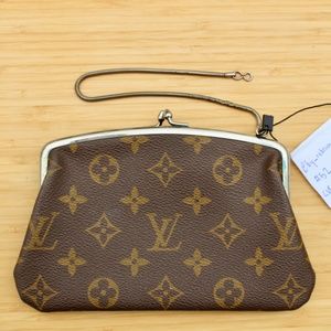 VINTAGE Used LV Marais Kisslock Pouch Coin Purse
